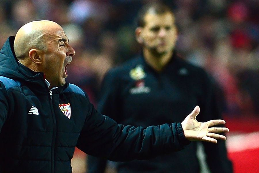 Sevilla's Argentinian coach Jorge Sampaoli shouts instructions during