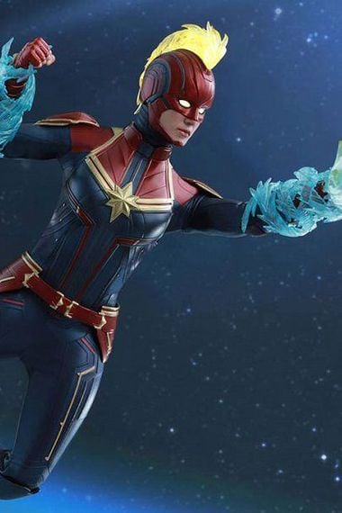 Captain Marvel Hot Toys 10