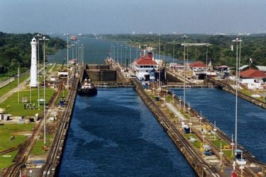 China cae al tercer lugar como cliente del Canal de Panamá por guerra comercial con EEUU
