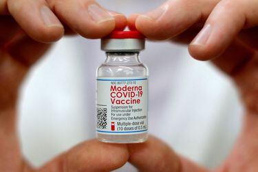 Gobierno llega a acuerdo con laboratorio Moderna para la adquisición de 2 millones de vacunas contra el coronavirus