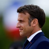 Macron se ofrece a debatir con Le Pen antes de las elecciones europeas