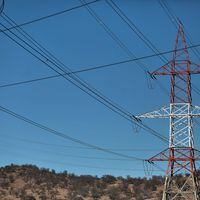 Comisión Nacional de Energía emite informe clave para fijar tarifas eléctricas