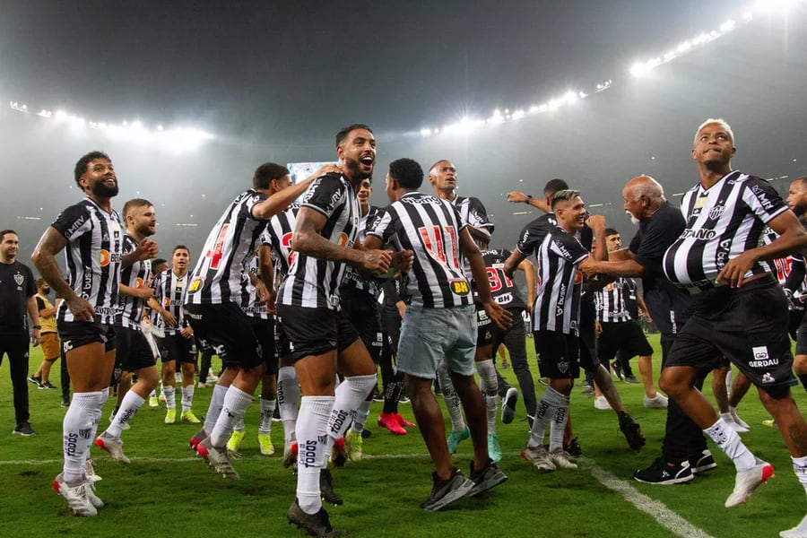 Atlético Mineiro celebra tras obtener el Campeonato Mineiro 2022.