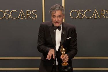 Taika Waititi celebró su Oscar criticando los teclados de Apple