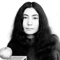 De los clavos a un barco: Yoko Ono es eterna