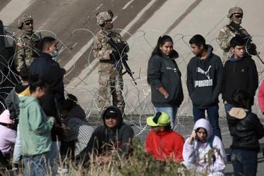 Denuncian proyecto de ley en Texas que permitiría a agentes fronterizos arrestar y devolver a migrantes