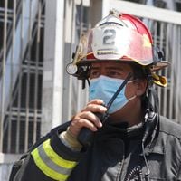 Evacuan trabajadores de planta en Renca tras derrame de 5.000 litros de ácido clorhídrico