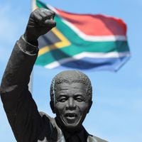 A 10 años de la muerte de Mandela, los sudafricanos entre nostalgia y críticas 