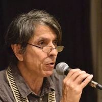 Adrián Moyano, escritor argentino: “Si algo enseña la situación chilena es que la solución al conflicto mapuche no puede pasar por criterios policiales o militares”