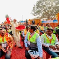 India: Modi inaugura polémico templo, visto como un triunfo del nacionalismo hindú 