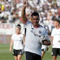 Dueño y jugador: Esteban Paredes sorprende y vuelve al fútbol en San Antonio Unido