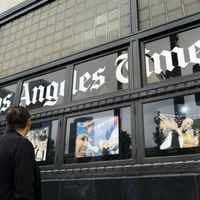 Multimillonario asume el control de LA Times el lunes