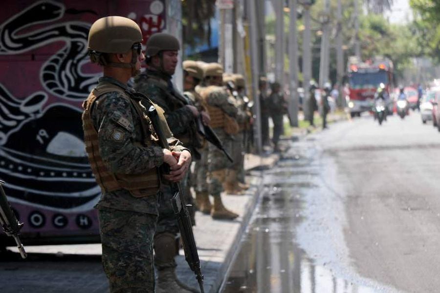 Militares resguardan Bomaba Maipu