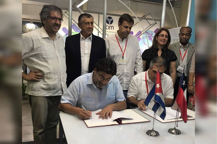 El 26 de abril se firmó el convenio en Cuba, al cual viajaron Jadue, Codina y Cuadrado.