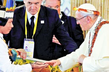 pope-francis-greets-a-member-of-an-indigeno-40538876
