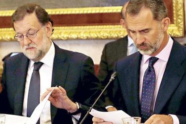 Rey Felipe y Mariano Rajoy
