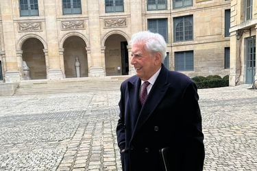 “Reality Mario Vargas Llosa”: las imágenes de un Nobel en París