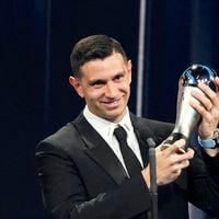 The Best premia a Emiliano “Dibu” Martínez como el mejor arquero del año