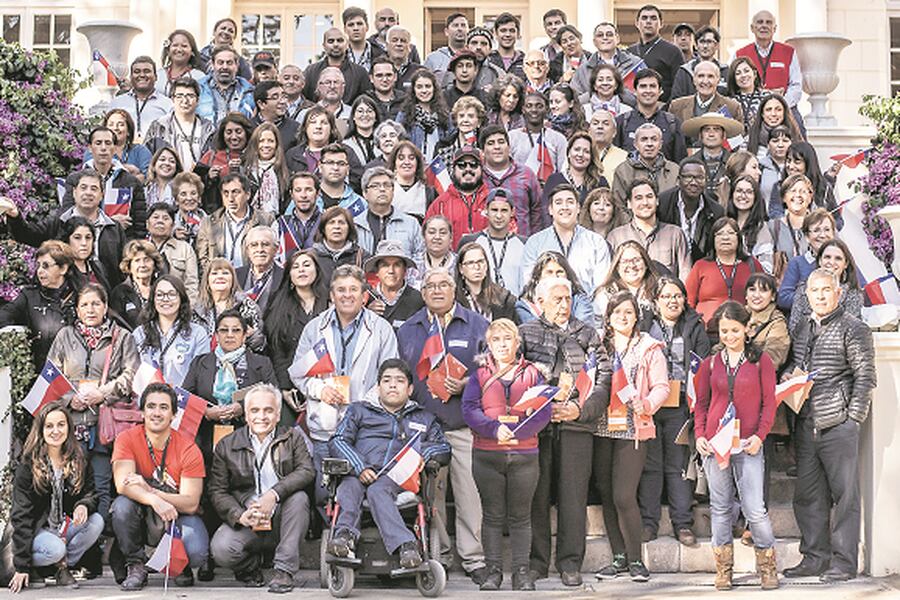 La cara de Chile en 100 personas La Tercera