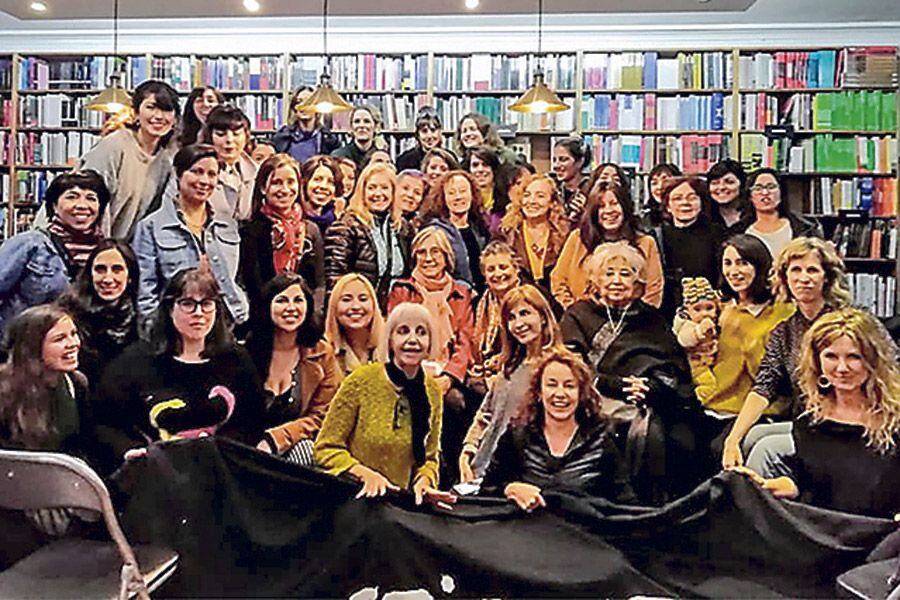 Escritoras mujeres