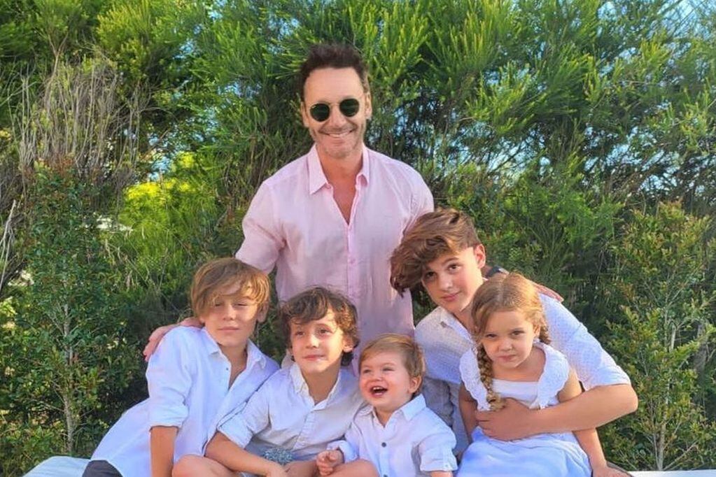Benjamín Vicuña y sus hijos vía Instagram.