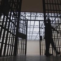Columna de Olga Espinoza y Javier Martínez: Cárceles concesionadas ¿La medida más eficiente?