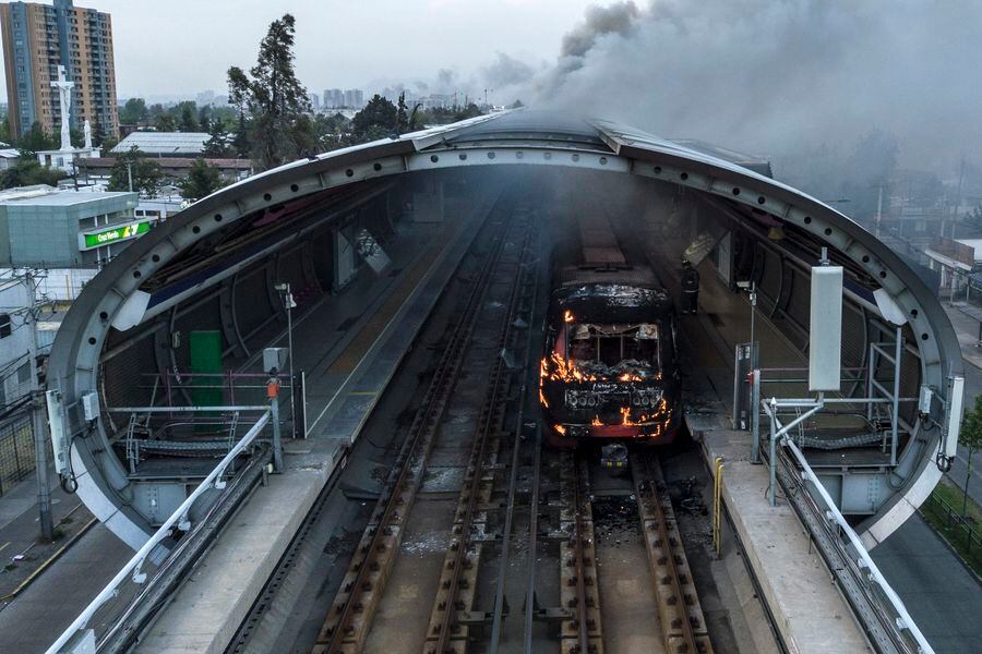 CHILE-TRANSPORT-METRO-PROTEST