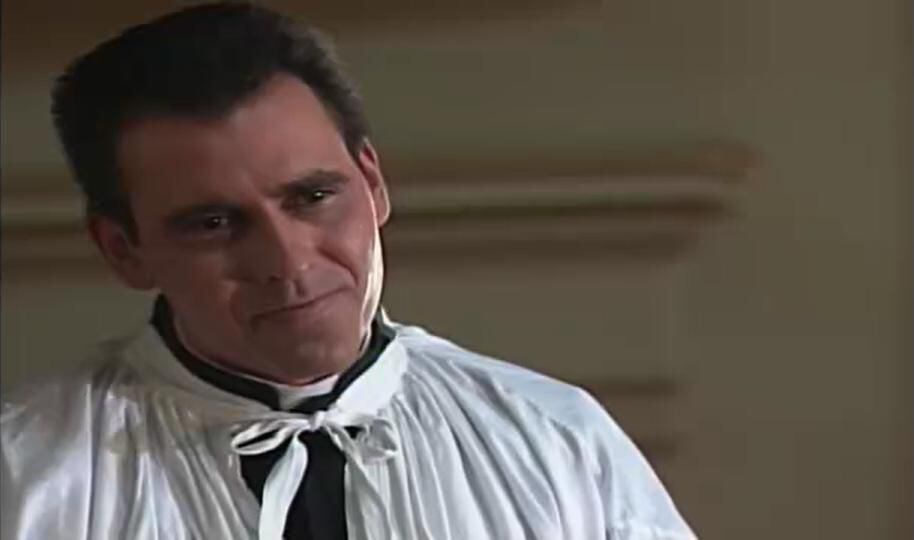 El actor Cristián Campos representando al padre Hurtado en la miniserie de 1990.