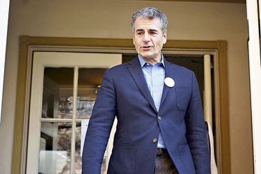Exministros de Hacienda de oposición critican reforma tributaria