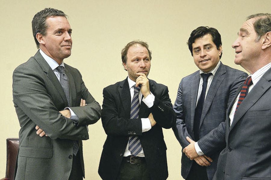 Los senadores de la Comisión de Constitución, Felipe Harboe (PPD), Alfonso de Urresti (PS), Pedro Araya (ind.) y Hernán Larraín (UDI).