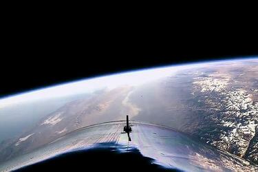 Virgin Galactic | la nave turística llega por primera vez al espacio