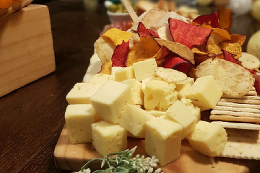 Cómo armar una tabla de quesos perfecta para este verano?
