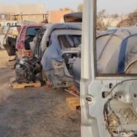 Carabineros desbarata desarmaduría clandestina en Puente Alto: seis detenidos y 19 vehículos incautados