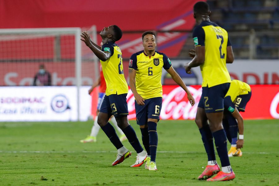 Byron Castillo en el duelo entre Chile y Ecuador de 2021.