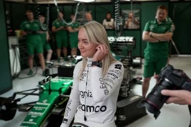 Jessica Hawkins se convierte en la primera mujer piloto de Fórmula 1 tras cinco años