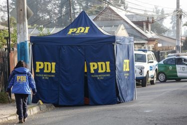 Investigan homicidios en Puente Alto y Huechuraba: ambos crímenes se produjeron en la madrugada