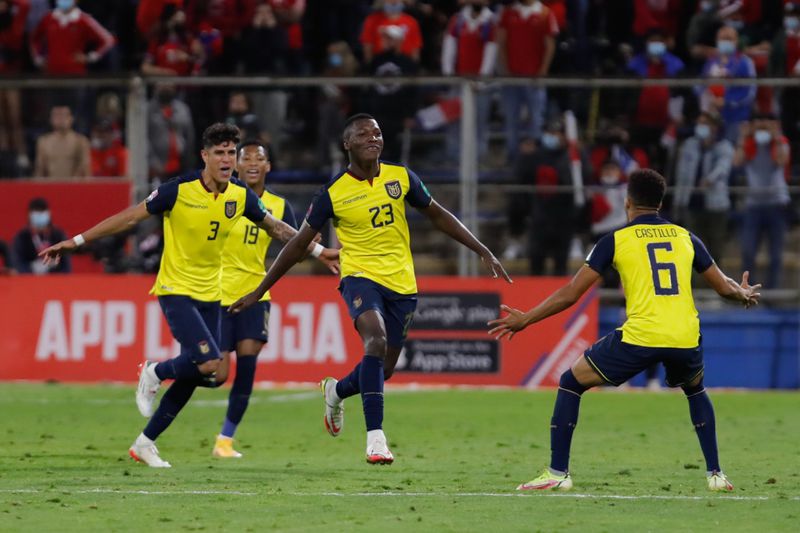 Ecuador celebra en la victoria sobre Chile en las Eliminatorias.