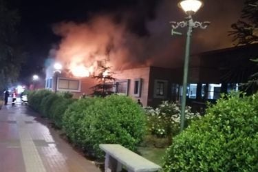 Alcalde de Villarrica y el intento de quema de la municipalidad: “Estábamos acuartelados, organizados: si no, esto hubiera sido un desastre”