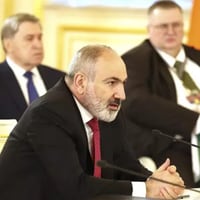 El primer ministro de Armenia sale ileso de un aterrizaje forzoso de su helicóptero