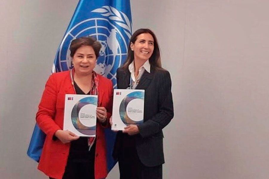 carolina-schmidt-y-patricia-espinosa