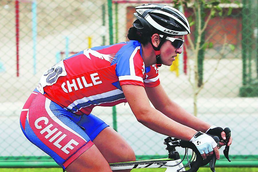 CONSTANZA PAREDES
