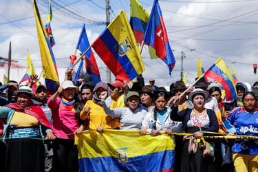 Presidente de Ecuador asegura que narcotráfico habría financiado el paro nacional