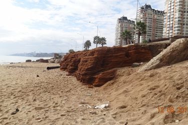 Columna de Carolina Martínez y Alfonso De Urresti: Las playas de Chile podrían desaparecer sin una nueva normativa costera