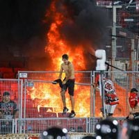 Hasta 35 detenciones previas: el extenso prontuario delictual de los barristas aprehendidos en el Estadio Nacional