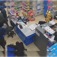 Delincuentes asaltan supermercado de Concepción: intimidaron con armas de fuego al personal y a clientes