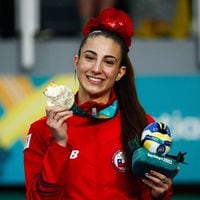 Deporte, ingeniería y redes sociales: la vida de Valentina Toro, la estrella del karate chileno que sueña con el uno del mundo