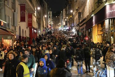 Manifestantes salen a calles de París por séptima noche consecutiva en vísperas de huelga general