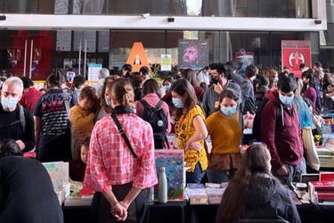 Editoriales de Chile celebra el Día del Libro con feria en GAM