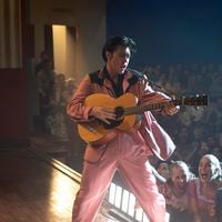 “Elvis Presley es el gran lienzo con el que exploramos EE.UU.”: el Rey revive en el cine con Baz Luhrmann y Tom Hanks