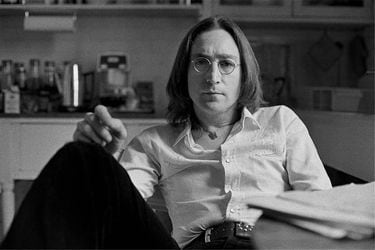 “Quiere engañarme como ha engañado a otros”: la trastienda del bullado juicio en que John Lennon derrotó a la mafia